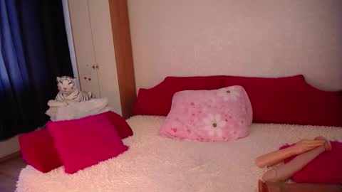 camilashine online show from October 18, 4:15 am