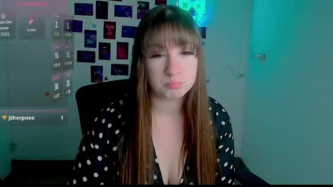 Camilla online show from May 6, 5:55 am