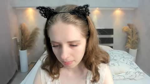 Camilla online show from October 16, 1:19 am