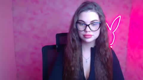 Camilla online show from December 19, 1:36 pm