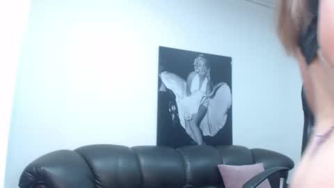 Camille online show from November 20, 10:55 pm