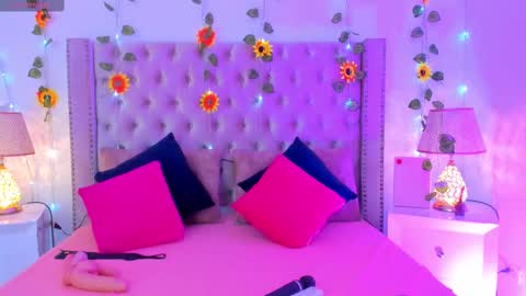 Candie  online show from October 4, 12:55 pm