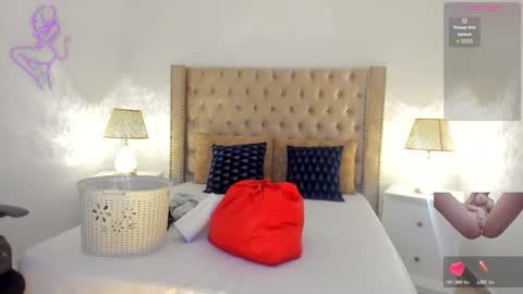 Candie  online show from October 18, 12:30 pm