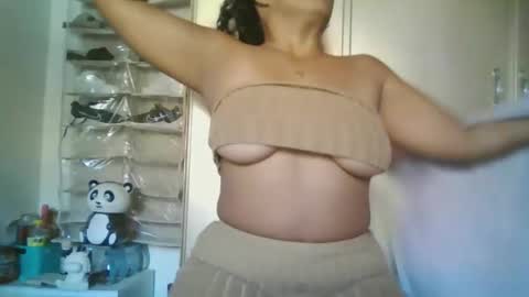 KIANA online show from December 21, 7:51 pm