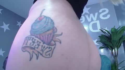 Snapshot of candy_kush_a chatting on October 10, 10:58 pm candy_kush_a online show from October 10, 10:58 pm