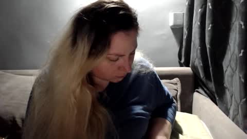 Laura online show from April 7, 7:05 pm