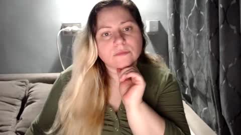 Laura online show from March 26, 7:59 pm