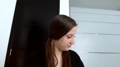 Snapshot of candygirlsweett chatting on March 2, 3:42 pm CandySweetGril online show from March 2, 3:42 pm