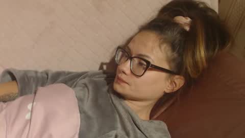 say meow and send tip  online show from November 18, 11:59 pm