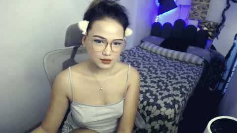 leahlex 3 online show from June 18, 12:32 pm