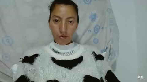 candymilfff online show from September 22, 4:00 am