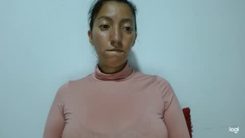 candymilfff online show from November 18, 9:27 pm