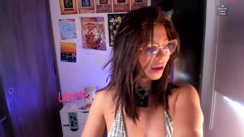 Camilla online show from February 4, 5:12 pm