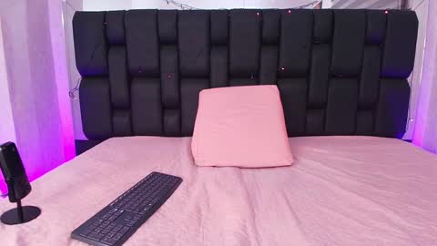 Aura  online show from February 20, 11:53 am