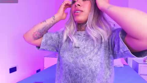 Aura  online show from November 5, 12:10 pm