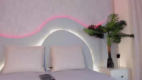 cannelasmith online show from February 28, 8:19 pm