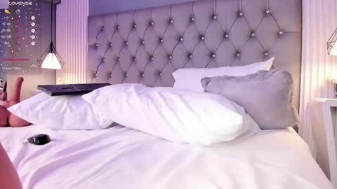 Snapshot of capricorngirl_ chatting on September 11, 4:57 am Capri online show from September 11, 4:57 am