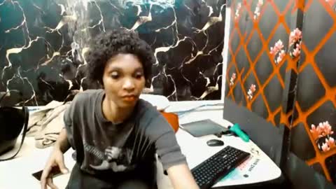 caramelminxx_ online show from June 26, 7:53 am