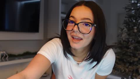 carla_secretary online show from December 16, 12:27 pm