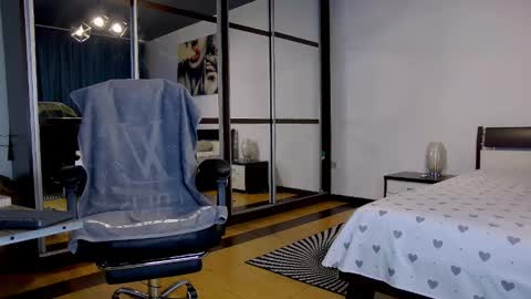 Snapshot of carlaxxx1 chatting on March 5, 10:12 pm wendymilf online show from March 5, 10:12 pm