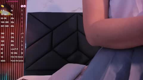    online show from October 6, 11:49 am