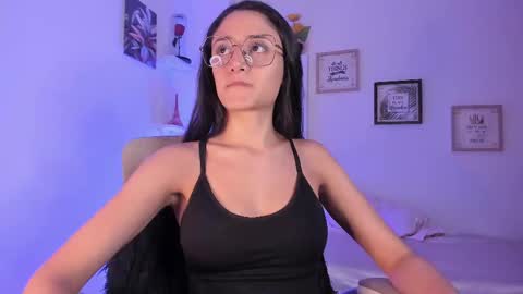 Caroline online show from February 28, 10:06 pm