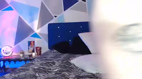 Carolin Moore online show from January 10, 7:21 pm