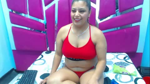 carolina suarez online show from April 13, 8:04 am