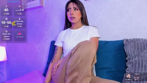  Caroline  online show from February 19, 11:38 am