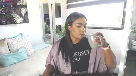 C A R O L I N E online show from February 11, 12:47 pm