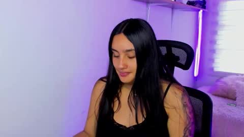 caroline_rodriguez_9 online show from December 21, 7:07 pm