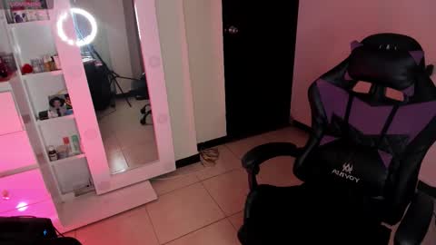 CarolineeGarcia online show from November 21, 7:54 am