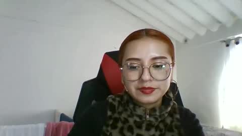 carolinnapinkman online show from April 30, 8:57 pm