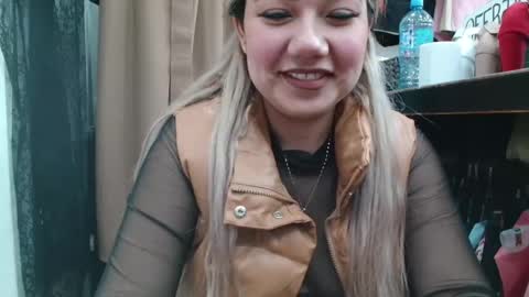 caroo0615 online show from January 10, 11:20 pm