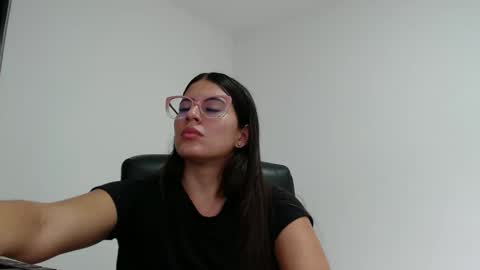 casandras2 online show from December 23, 9:51 pm