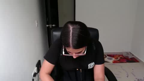 casandras2 online show from December 11, 8:39 pm