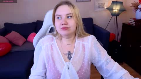 Snapshot of caseyrobbinss chatting on February 22, 6:28 am Casey Robbins online show from February 22, 6:28 am