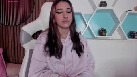 Snapshot of cassidy_evans chatting on October 10, 11:37 am cassidy_evans online show from October 10, 11:37 am