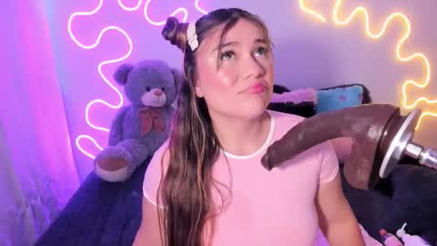 Snapshot of cassiebigass_ chatting on September 24, 3:00 pm Bela igzaii9r online show from September 24, 3:00 pm