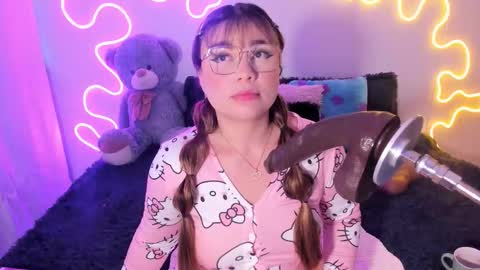 Snapshot of cassiebigass_ chatting on October 16, 11:57 am Bela igzaii9r online show from October 16, 11:57 am