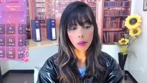 Snapshot of catalella_ar chatting on October 11, 4:17 am Queen Catalella online show from October 11, 4:17 am