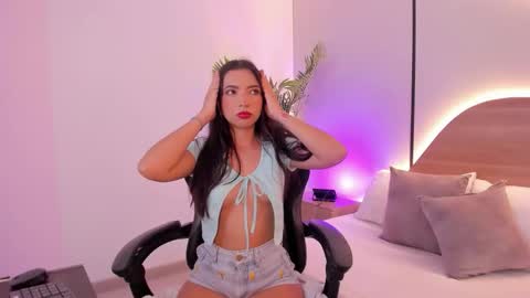 C A T E  online show from February 12, 12:18 pm