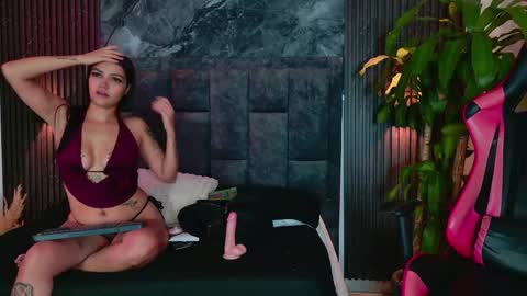 cataleya_ferrer online show from May 25, 1:43 pm