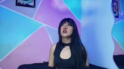 Catalina online show from February 24, 8:40 pm