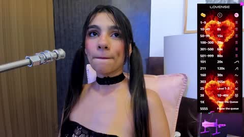 Snapshot of catalina_whore chatting on December 7, 7:43 pm Catalina online show from December 7, 7:43 pm