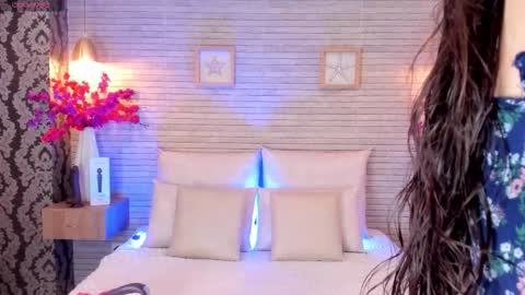 CatalinnaThompson online show from October 21, 11:47 am