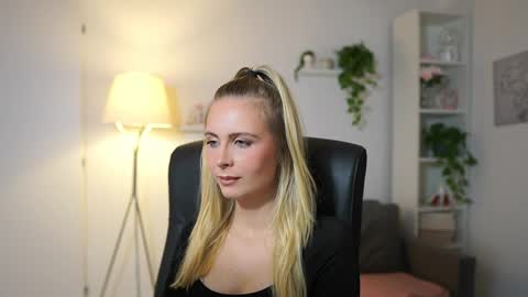 Snapshot of catecrago_ chatting on September 25, 8:35 am catecrago online show from September 25, 8:35 am