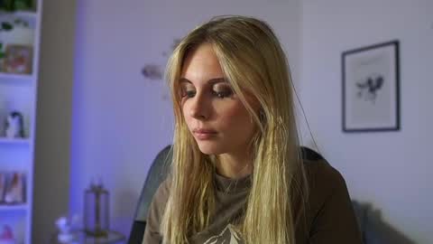 Snapshot of catecrago_ chatting on February 13, 1:59 pm catecrago online show from February 13, 1:59 pm