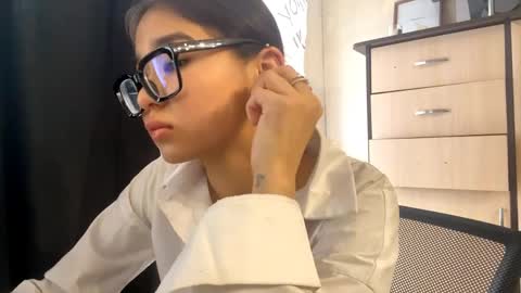 catherinepirs online show from March 26, 7:43 am