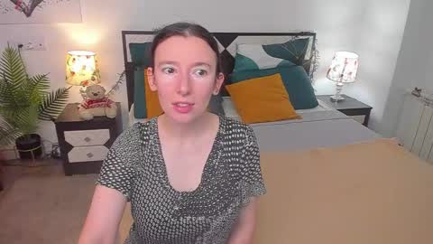 Snapshot of catherinewalls chatting on September 13, 8:11 am Catrin online show from September 13, 8:11 am